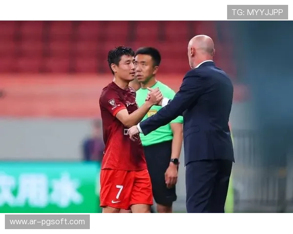 上海海港中超三连冠，务实打法克服核心外援离队挑战