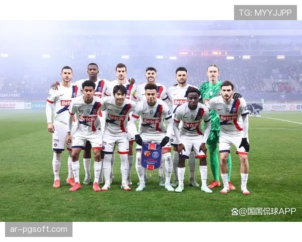 历史回顾：上赛季对决，摩纳哥两回合均凭借高效反击击败巴黎